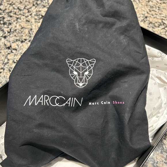 Black Marc Cain Mules with Smocked Straps - size 7.5 - Picture 4 of 8